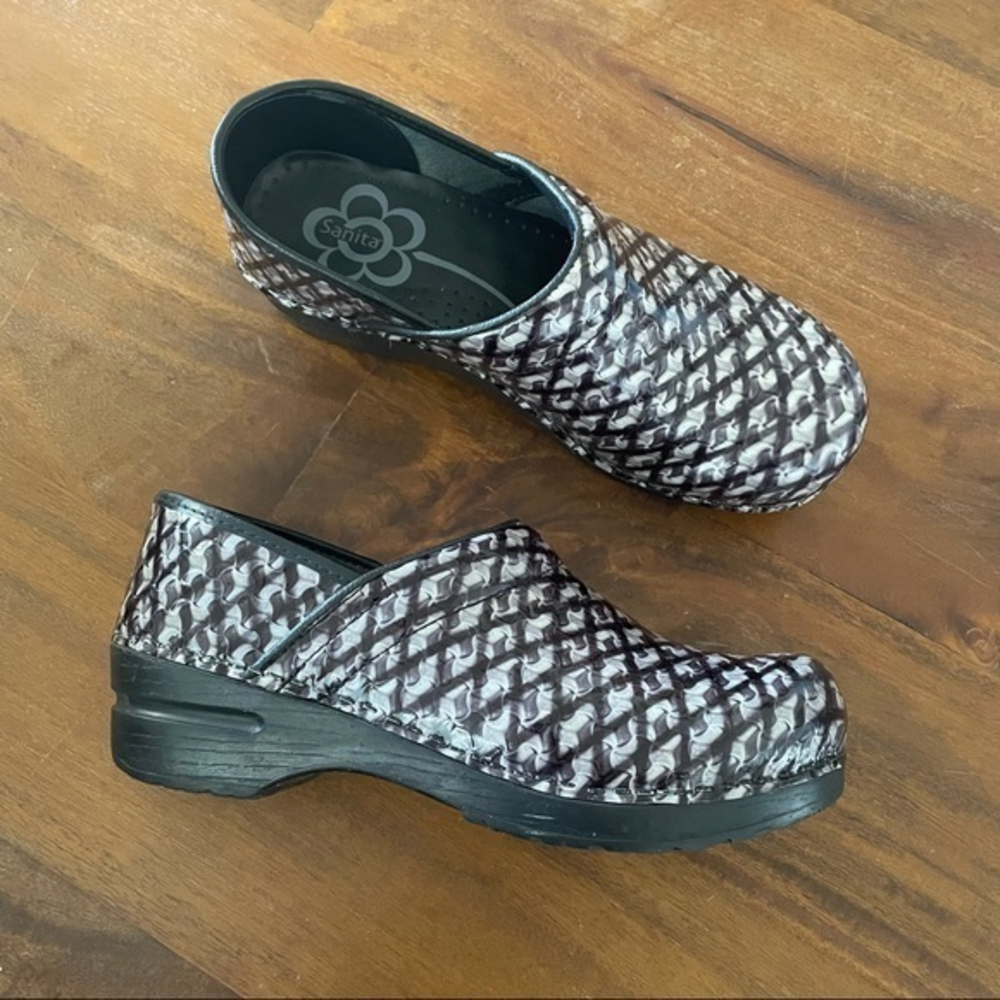 Sanita gray embossed‎ nursing career comfort clogs